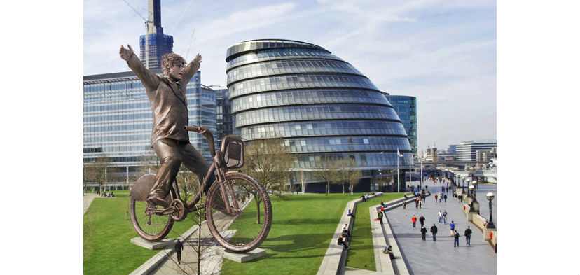 Памятник Boris bike в Лондоне