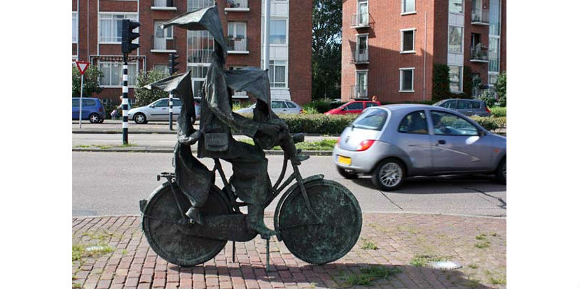 Памятник велосипеду в Гааге