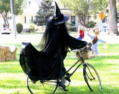 ведьмы на велосипедах